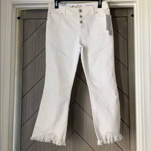 White fringe crop jean